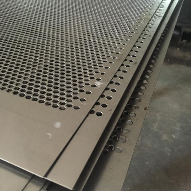 江西不锈钢冲孔筛板的特点及保养方法